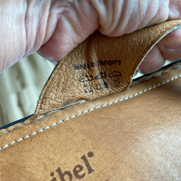 JOSEF SEIBEL leather Sandal silver strap w/ single flower accent size 9-9.5 - Picture 10 of 12